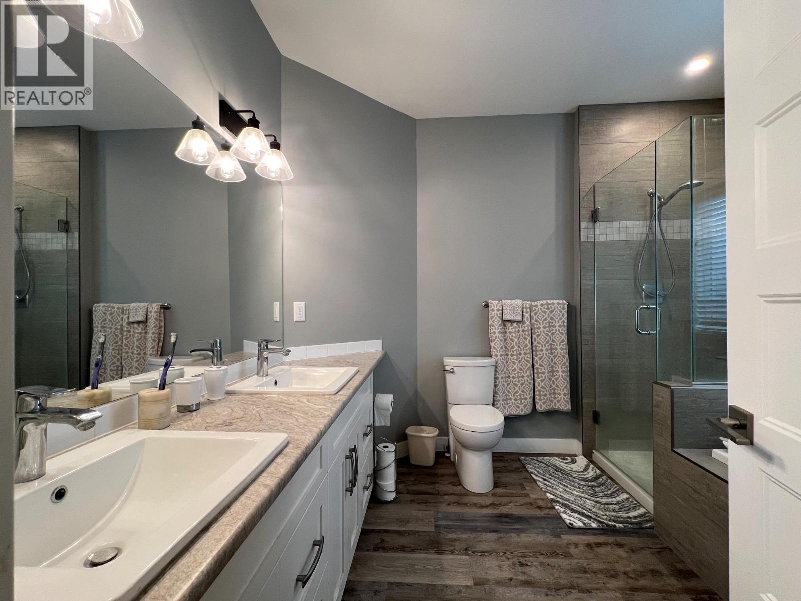 924 9th Avenue, Vernon - Image 1