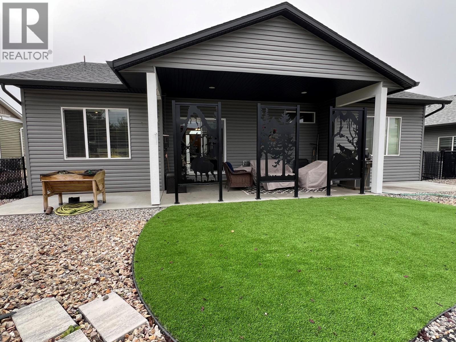 924 9th Avenue, Vernon - Image 1