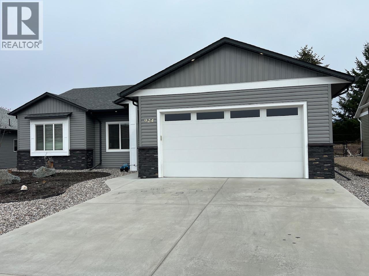 924 9th Avenue, Vernon - Image 1