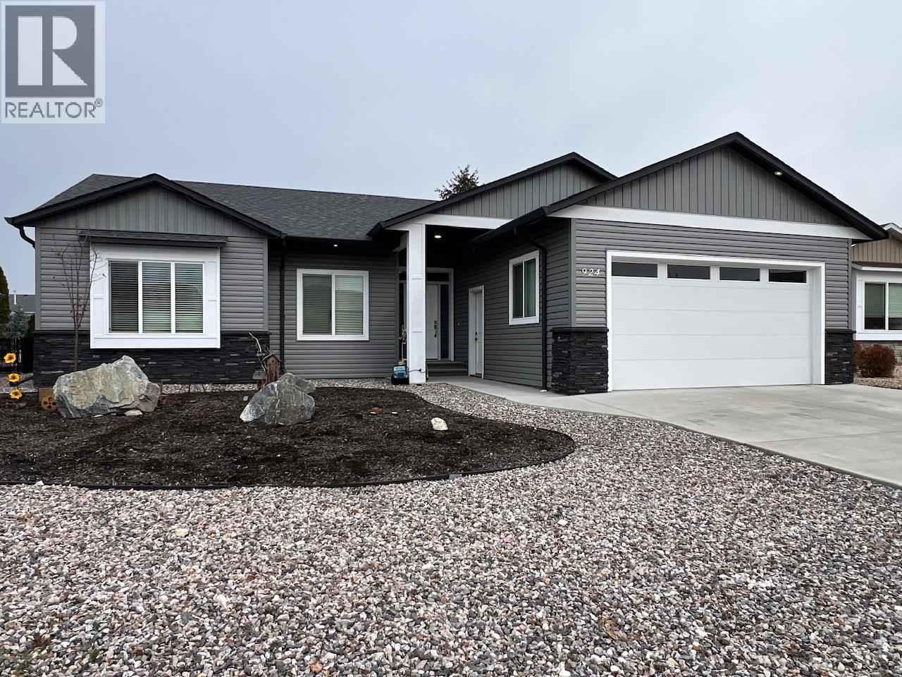 924 9th Avenue, Vernon - Image 1