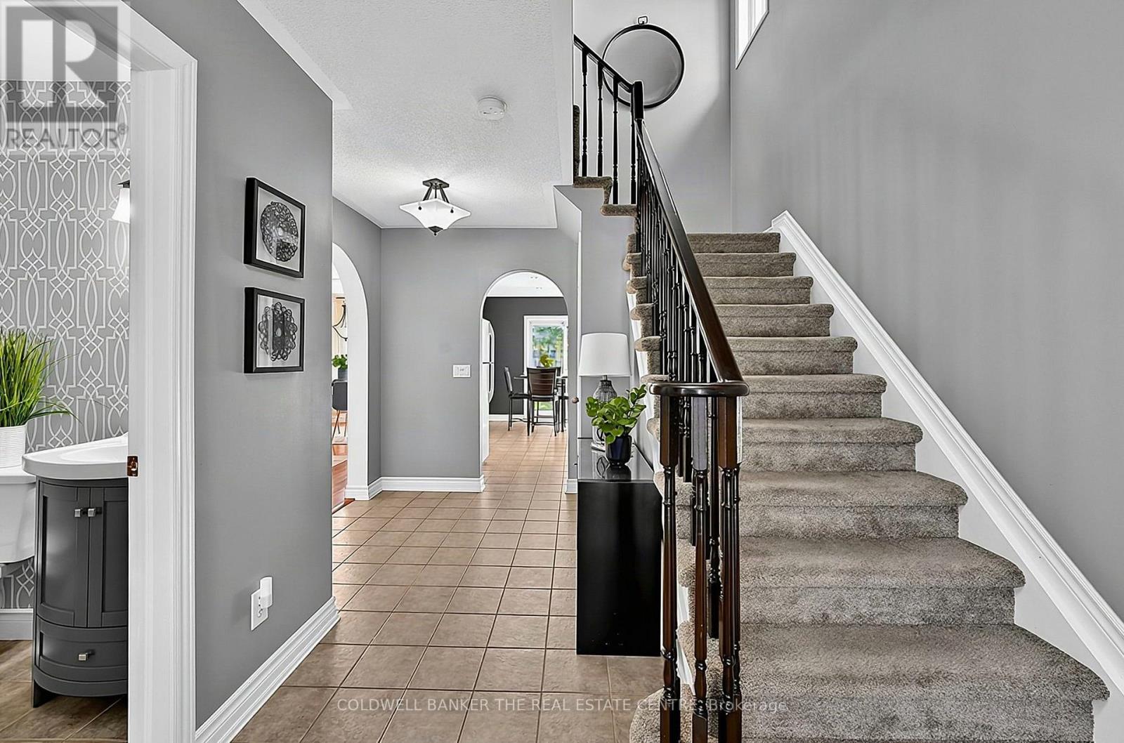 184 BRUCKER ROAD, Barrie (Holly) — photo 3