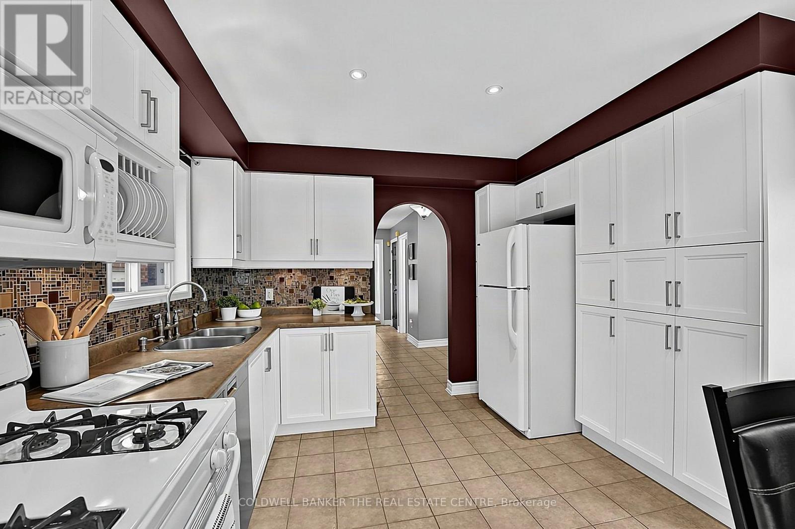 184 BRUCKER ROAD, Barrie (Holly) — photo 8