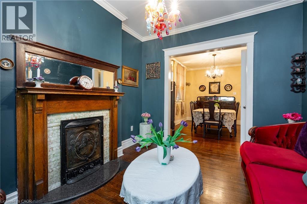 253 BARTLETT Avenue, Toronto — photo 5