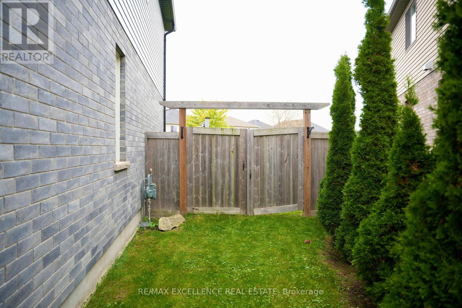 1954 FOXRIDGE Crescent, London North, ON photo 39