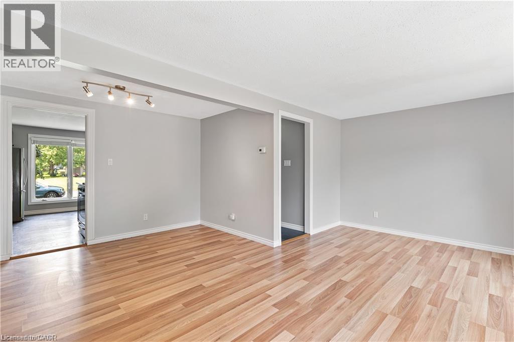 432B DUNVEGAN Drive, Waterloo — photo 8