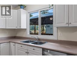 792 Eastwood Road, Lumby, BC V0E2G7 Photo 11