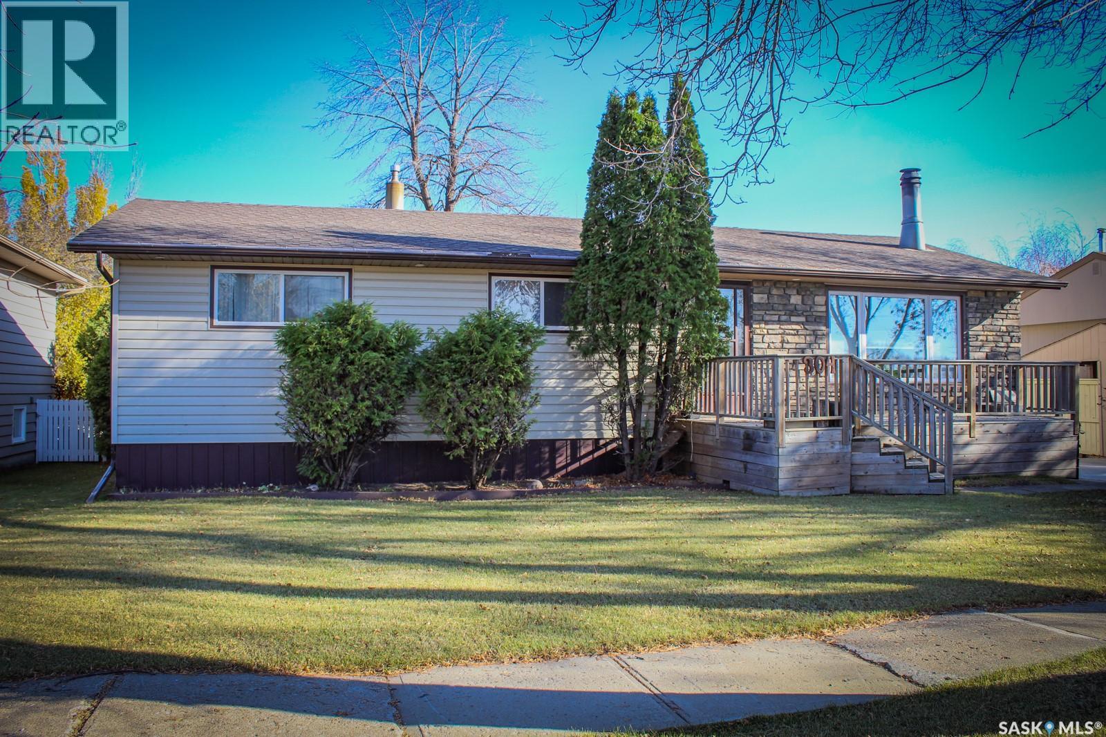304 Bemford STREET, Melfort — photo 2