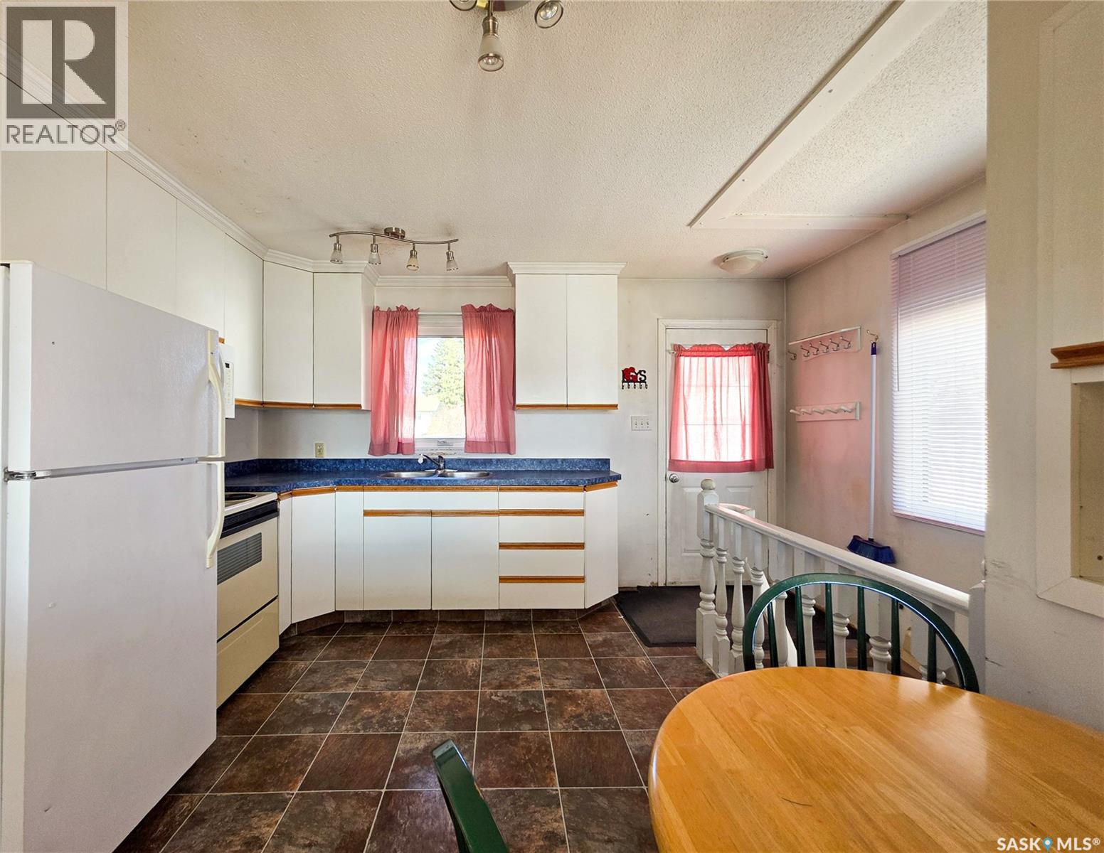 5 Centennial CRESCENT, Melville — photo 8