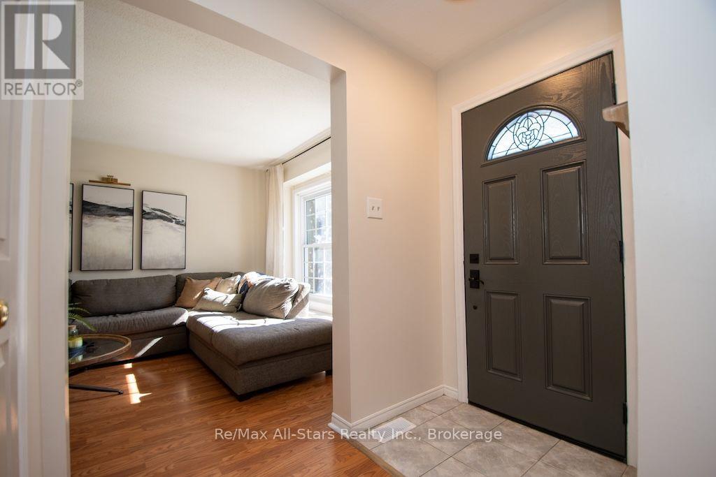 1118 HUNTINGTON CIRCLE, Peterborough (Otonabee Ward 1) — photo 4