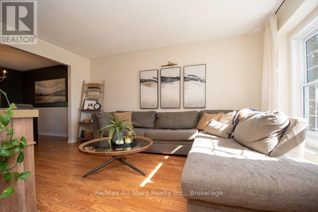 1118 HUNTINGTON CIRCLE, Peterborough (Otonabee Ward 1) — photo 6