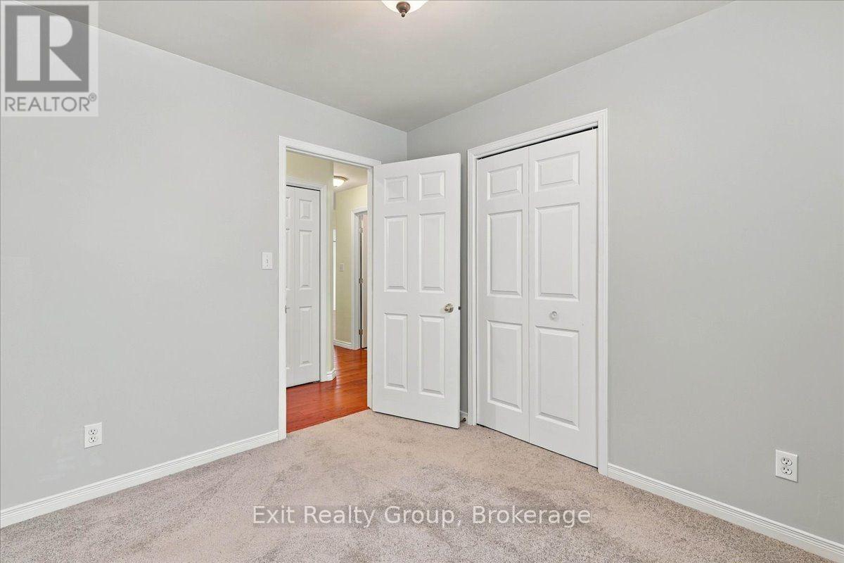 6 Hemlock Crescent, Belleville, ON photo 21