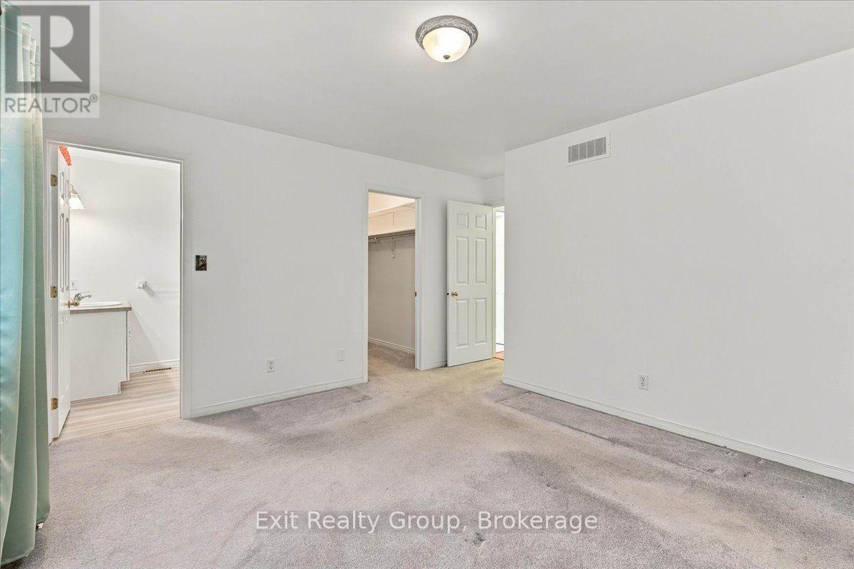 6 Hemlock Crescent, Belleville, ON photo 24