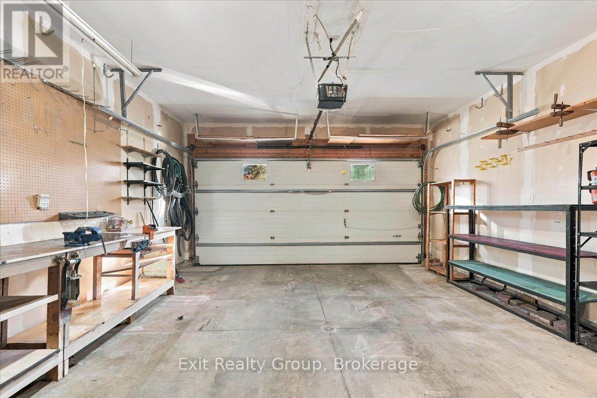 6 Hemlock Crescent, Belleville, ON photo 35