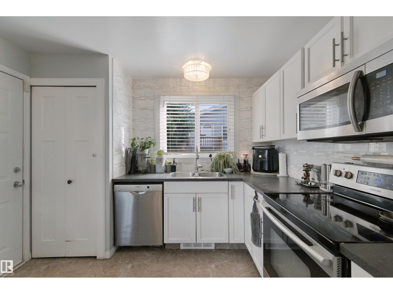 4528 35 AV NW, Edmonton — photo 12