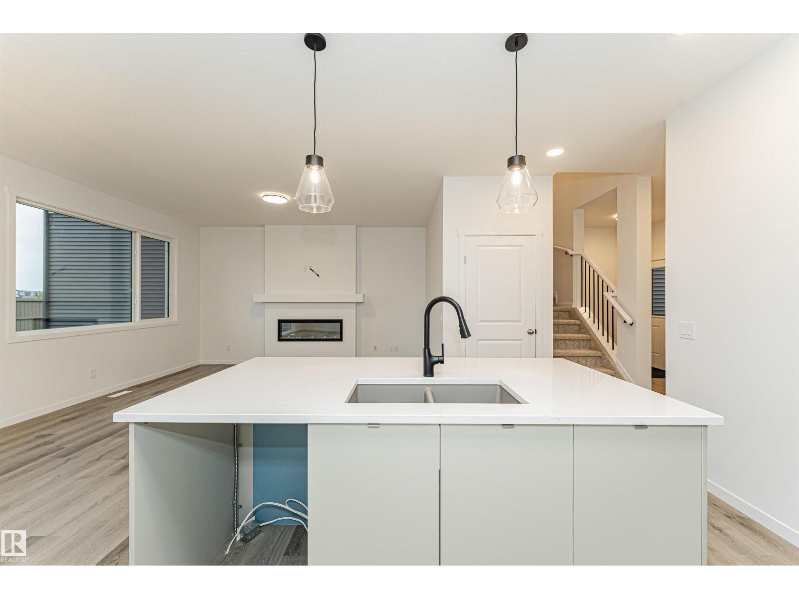Property photograph 10 for MLS E4514290