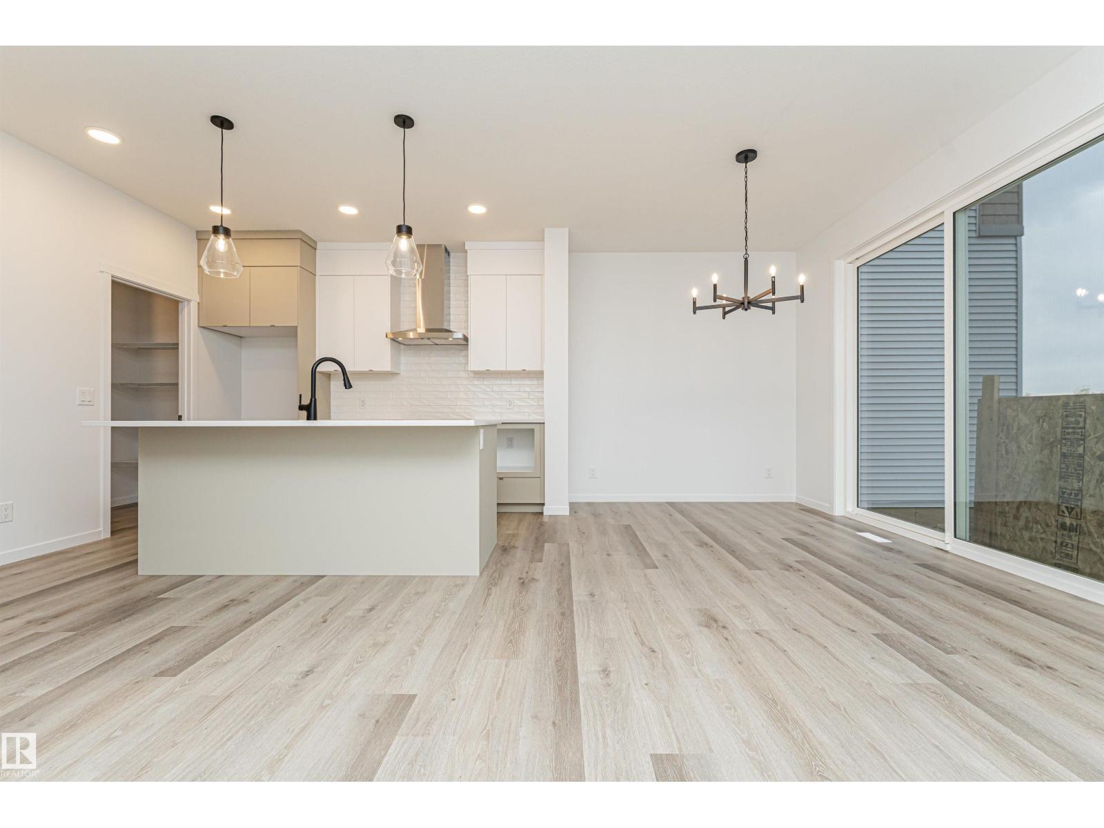 Property photograph 11 for MLS E4514290