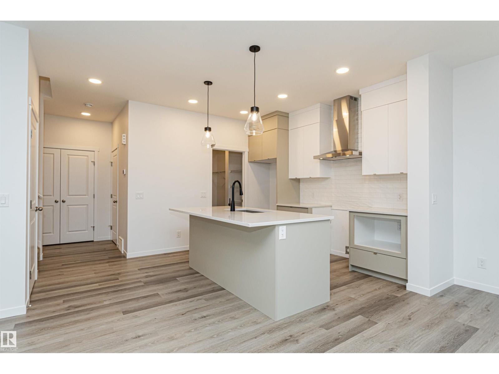 Property photograph 6 for MLS E4514290