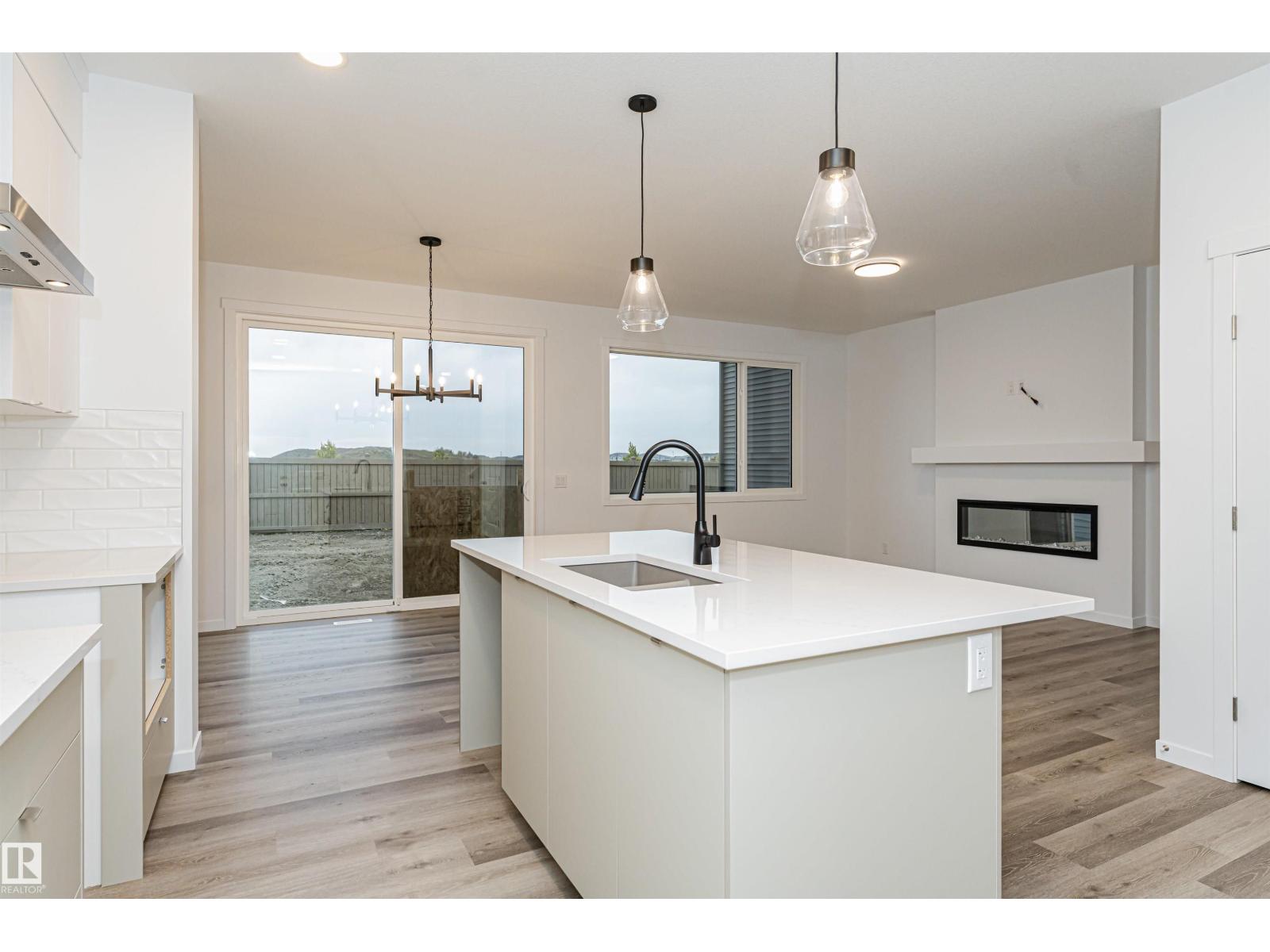Property photograph 9 for MLS E4514290