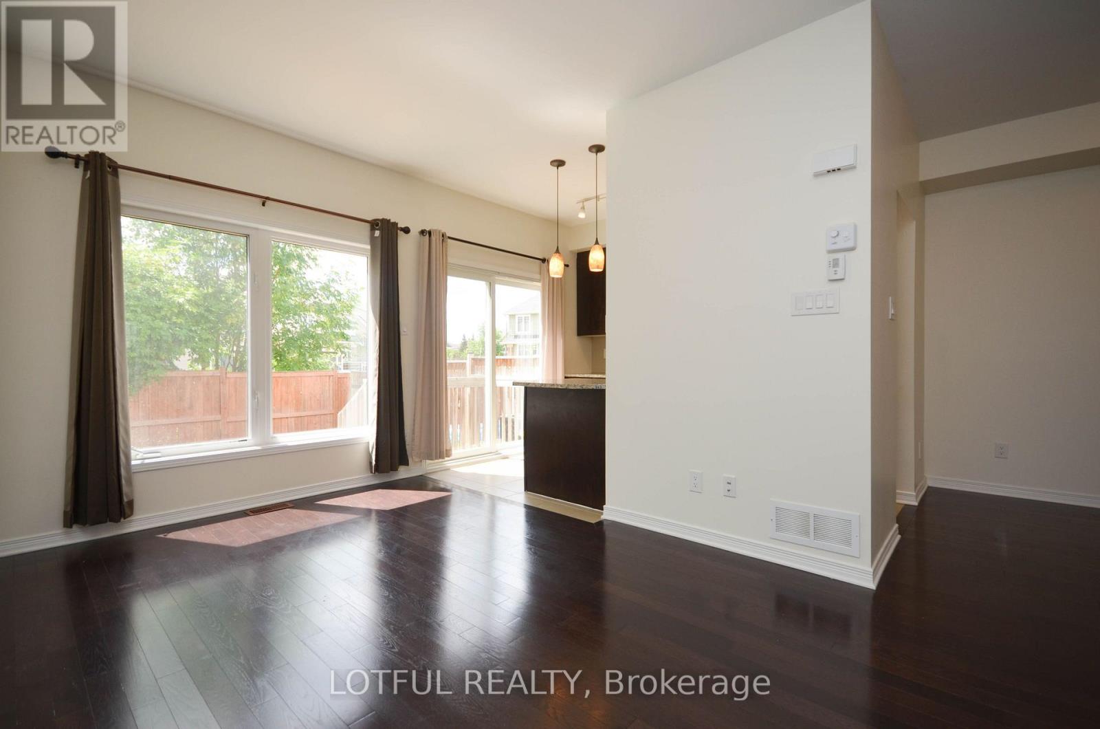 62 DUNDALK PRIVATE, Ottawa — photo 12