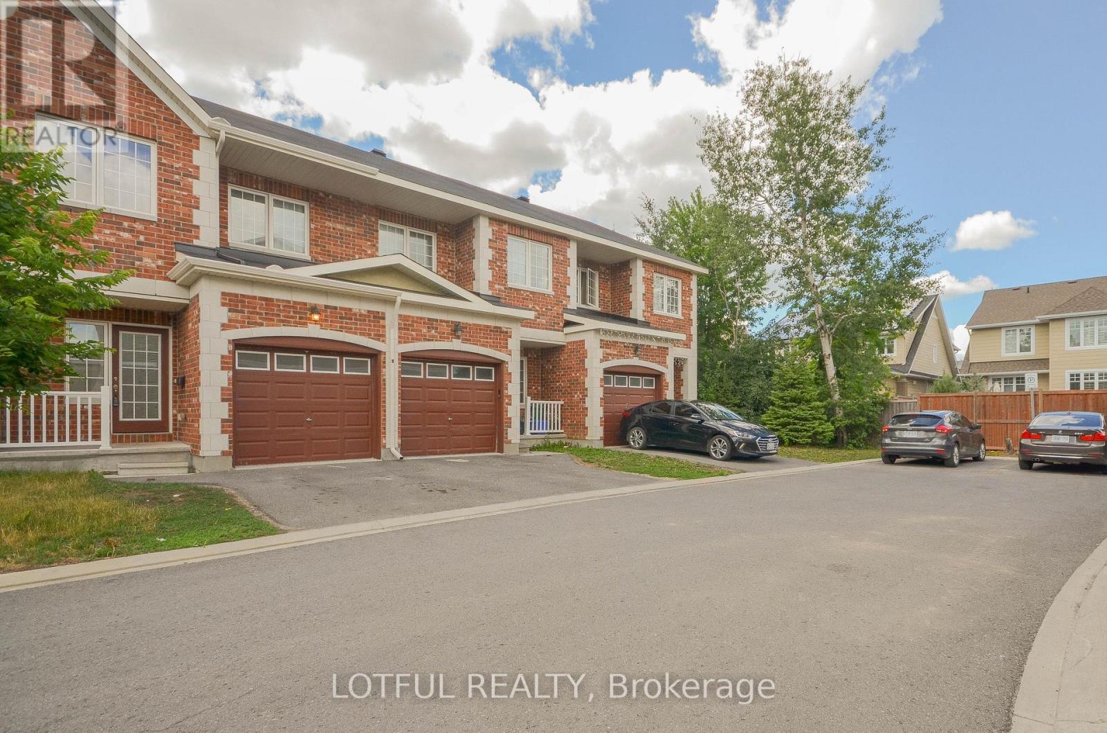 62 DUNDALK PRIVATE, Ottawa — photo 3