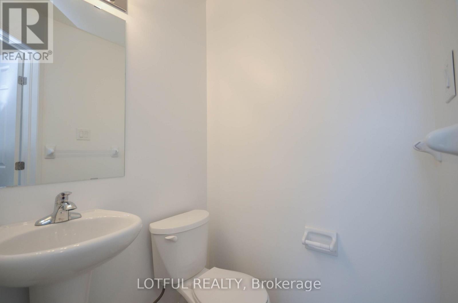 62 DUNDALK PRIVATE, Ottawa — photo 6
