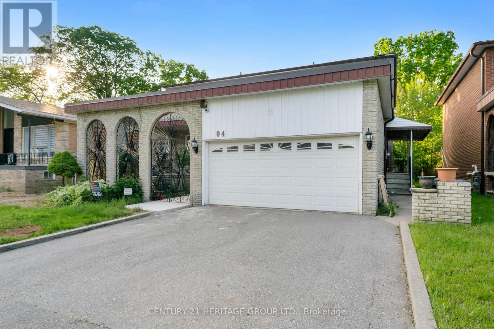 BASEMENT - 94 CHARLTON BOULEVARD, Toronto (Newtonbrook West)