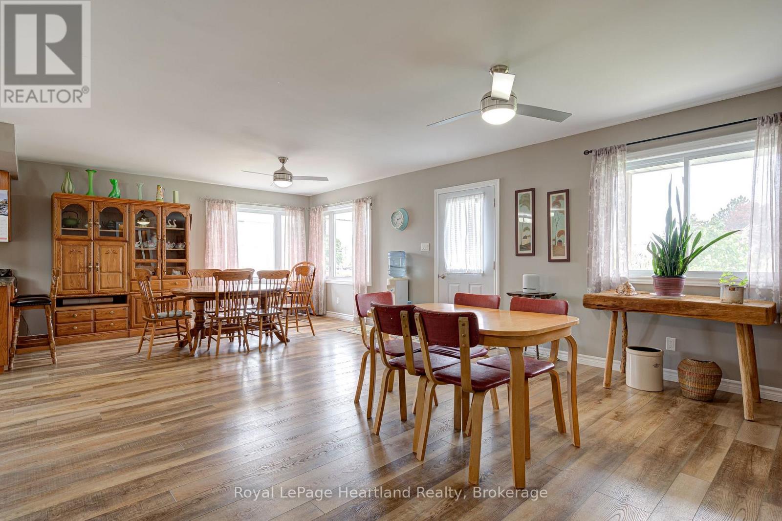 160 HURON ROAD, West Perth (Mitchell) — photo 5