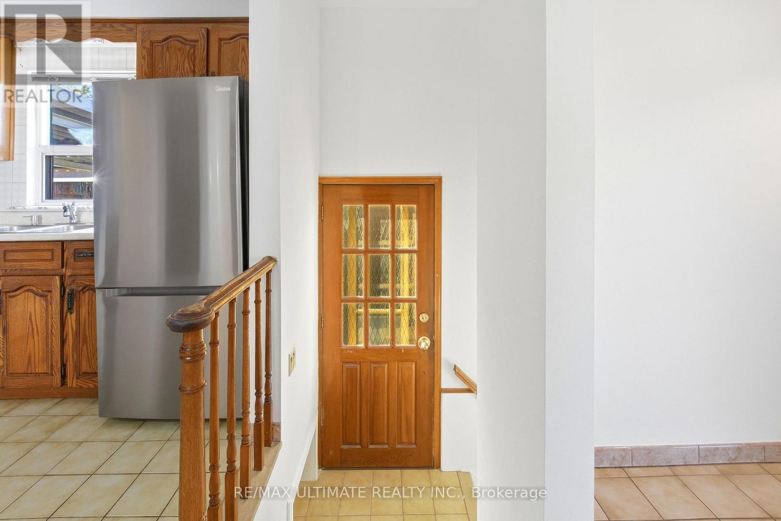 21 Tulip Drive, Toronto, ON photo 18