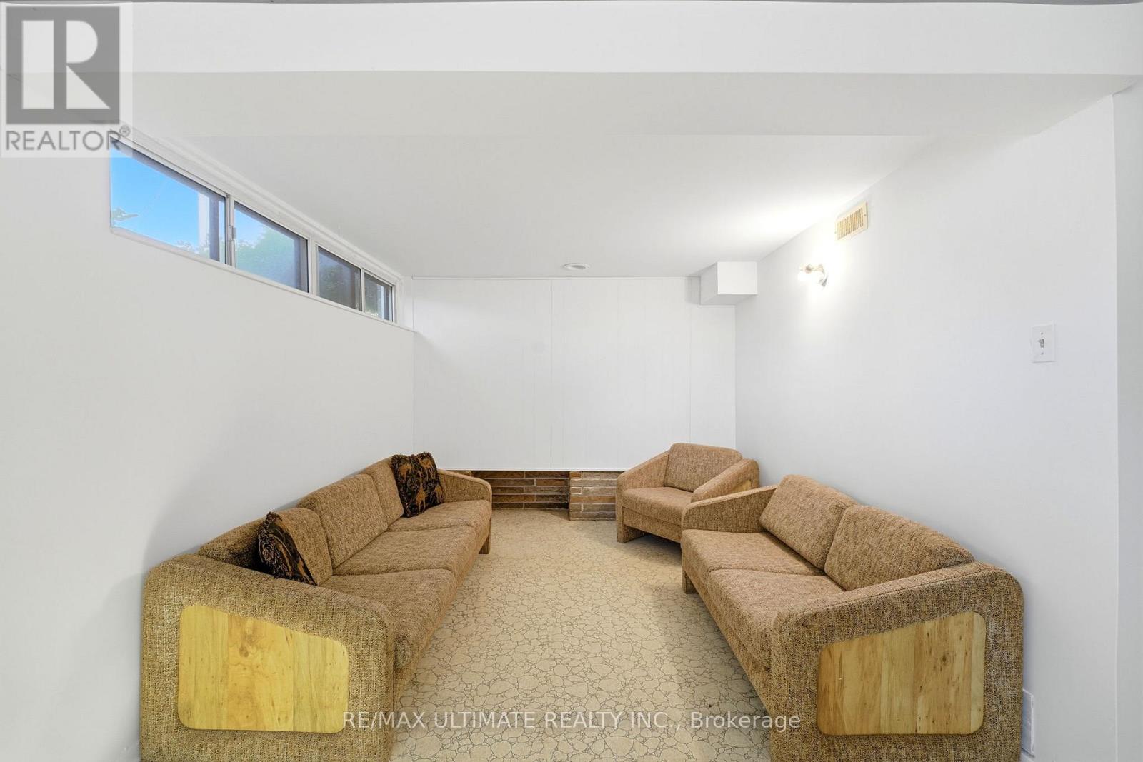 21 Tulip Drive, Toronto, ON photo 20