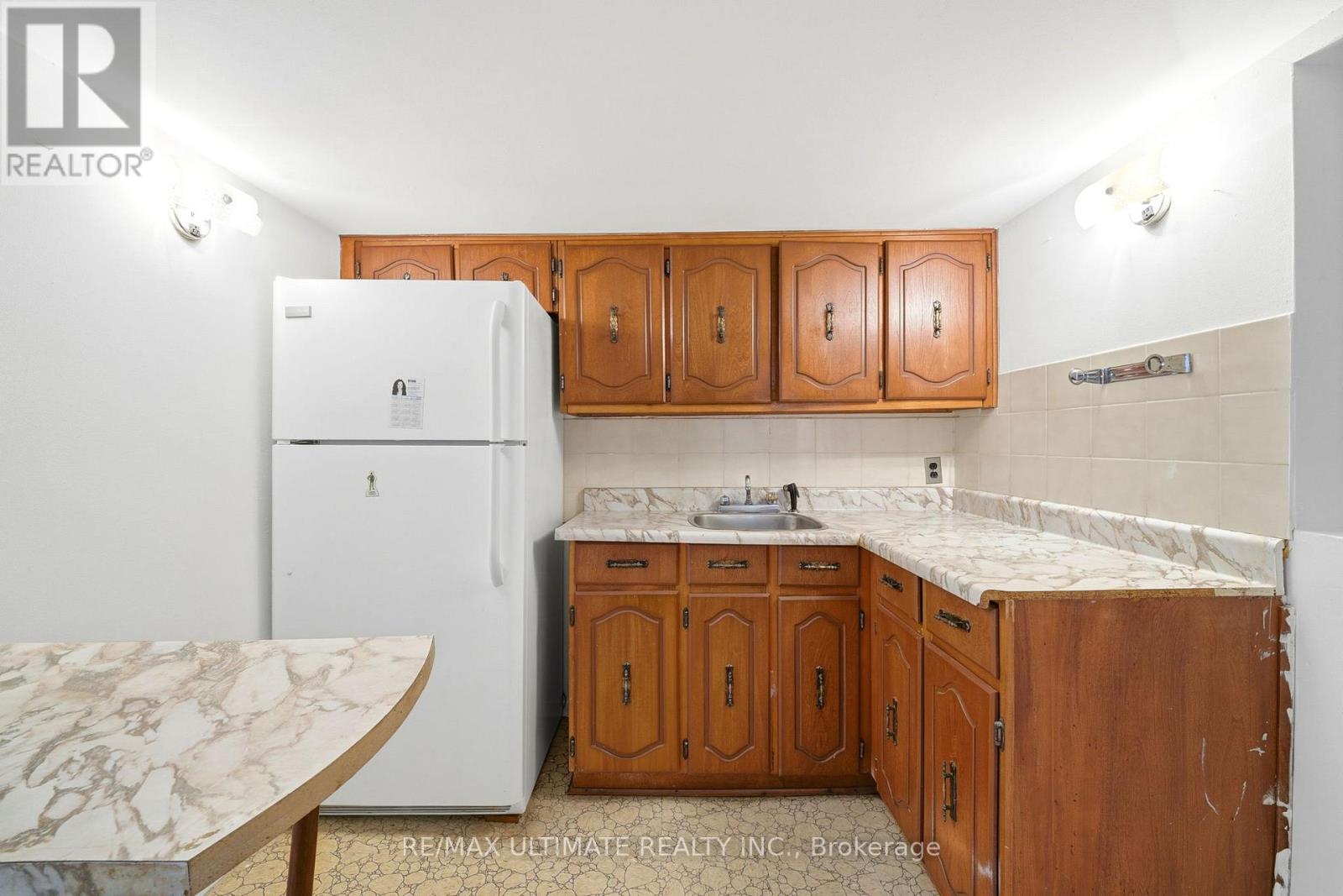 21 Tulip Drive, Toronto, ON photo 23