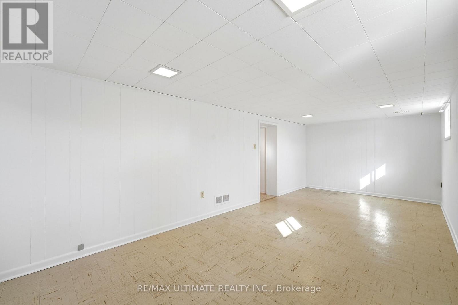 21 Tulip Drive, Toronto, ON photo 26
