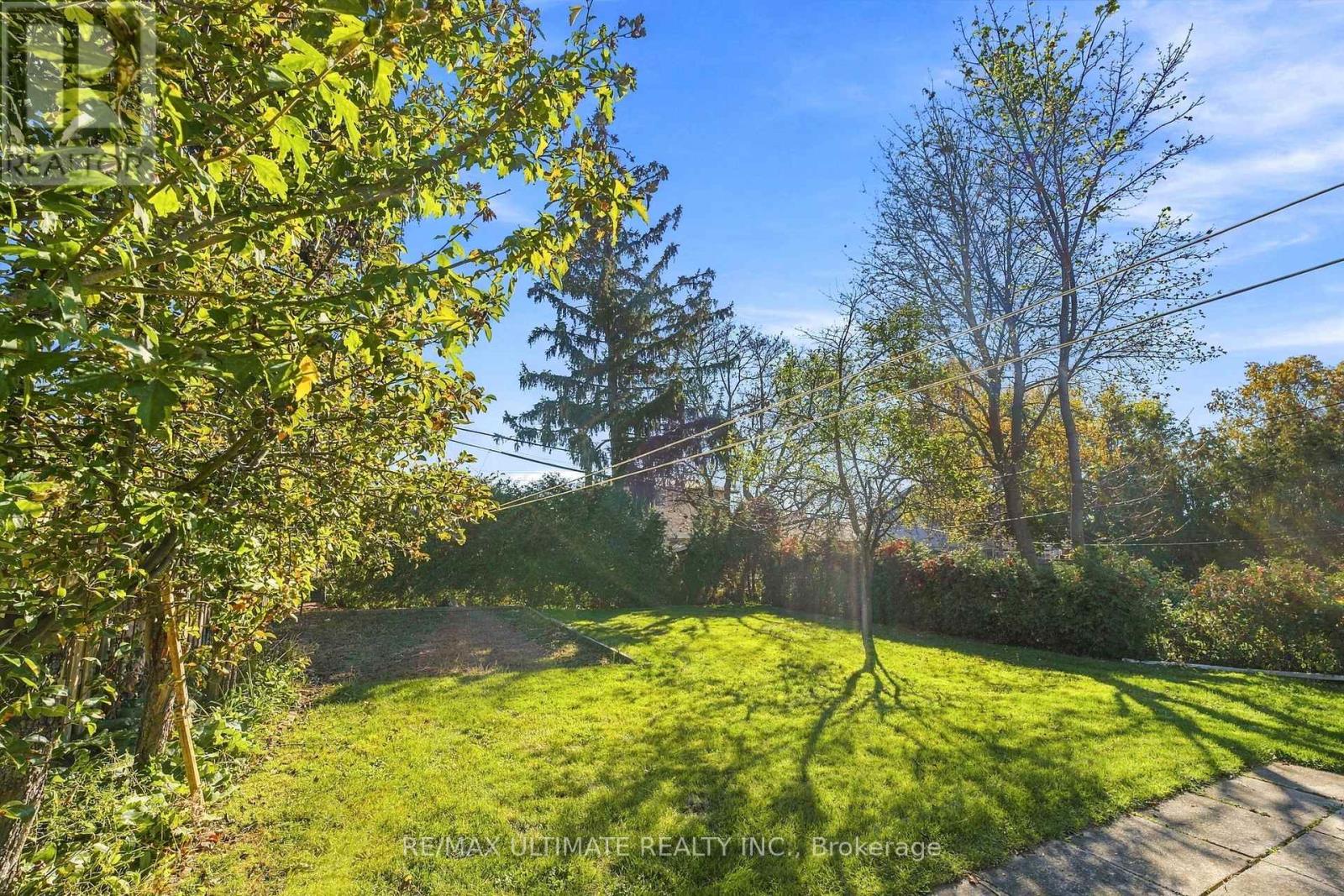 21 Tulip Drive, Toronto, ON photo 34