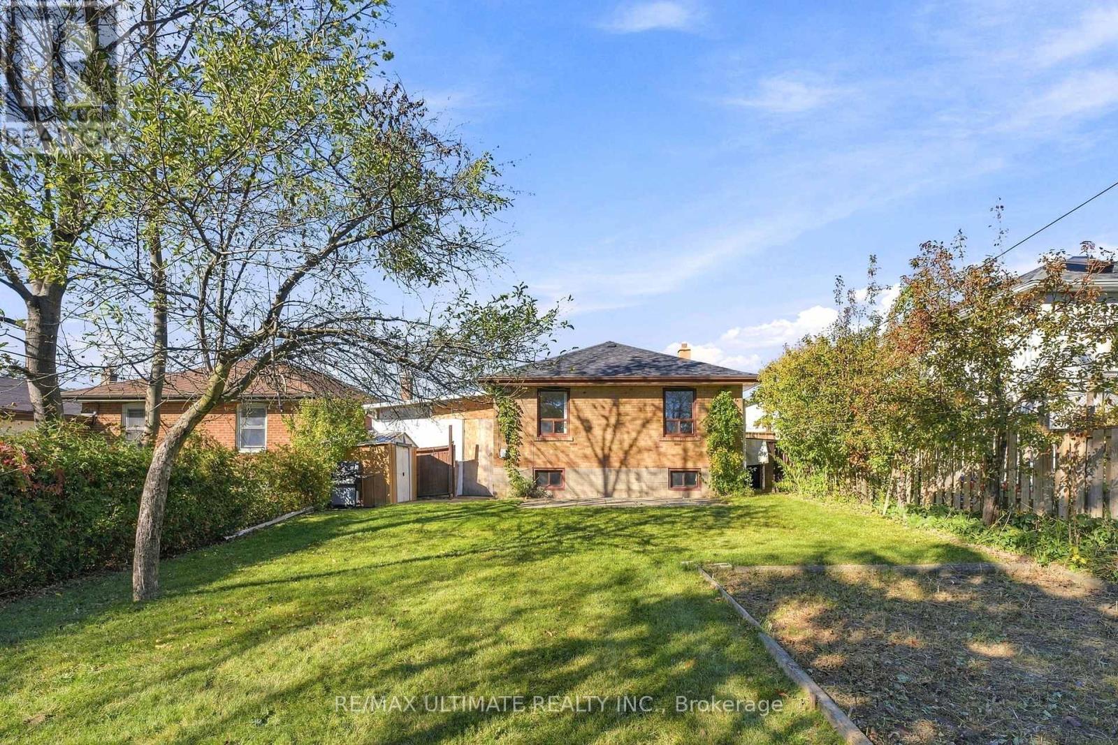 21 Tulip Drive, Toronto, ON photo 37