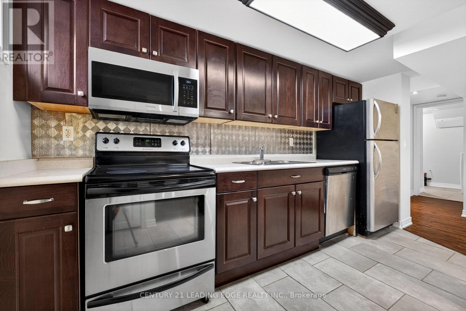 Basement- 303 Rossland Road West, Whitby, ON photo 15