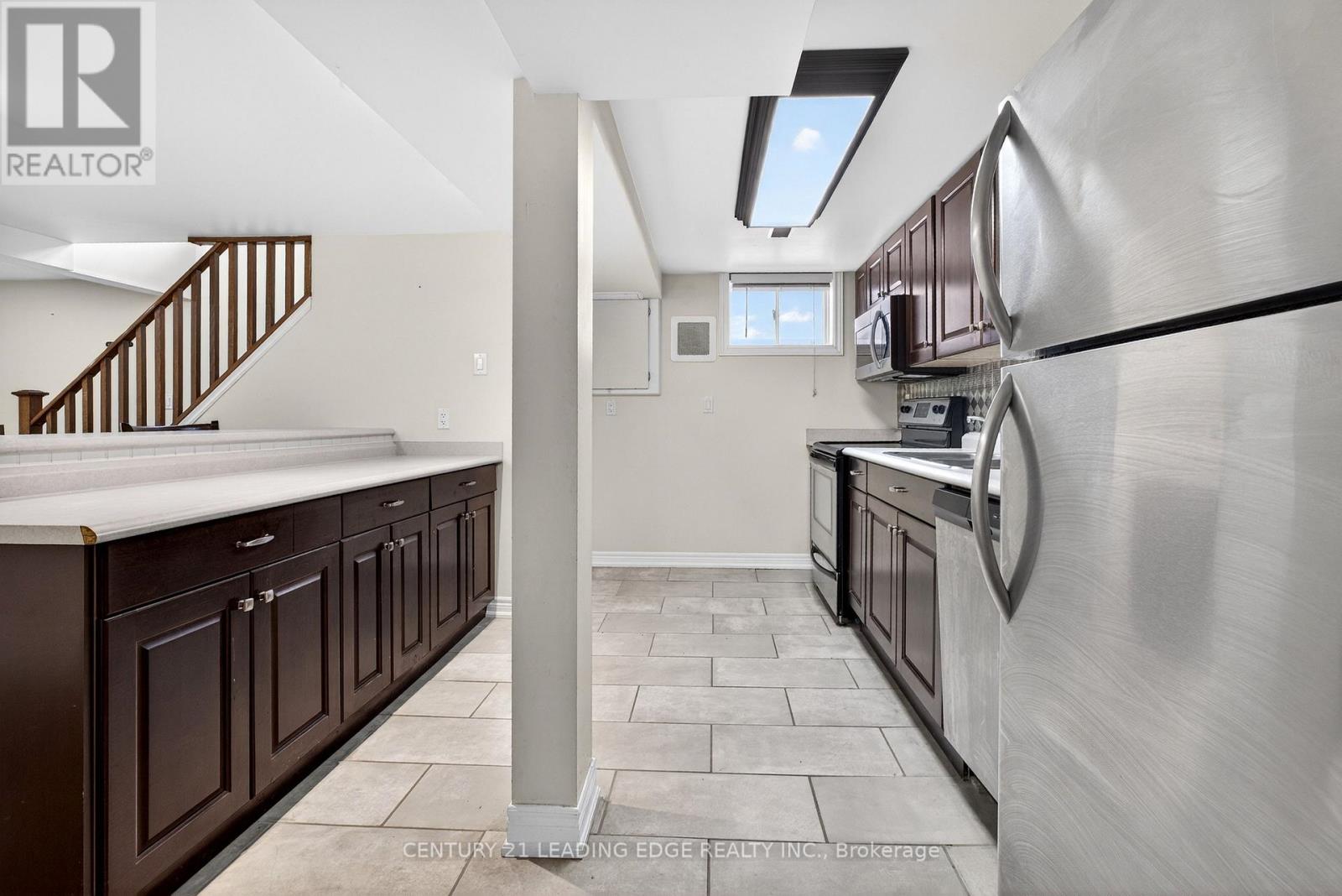 Basement- 303 Rossland Road West, Whitby, ON photo 17
