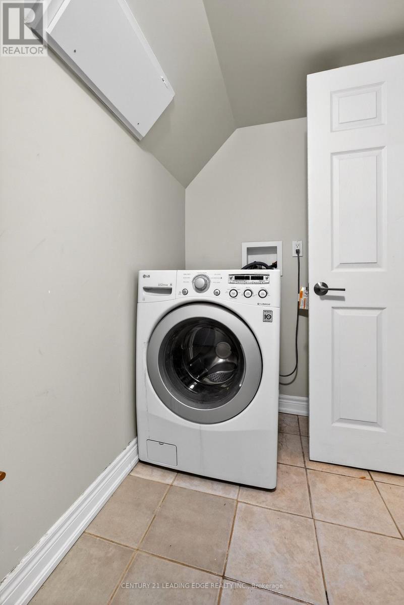 Basement- 303 Rossland Road West, Whitby, ON photo 20