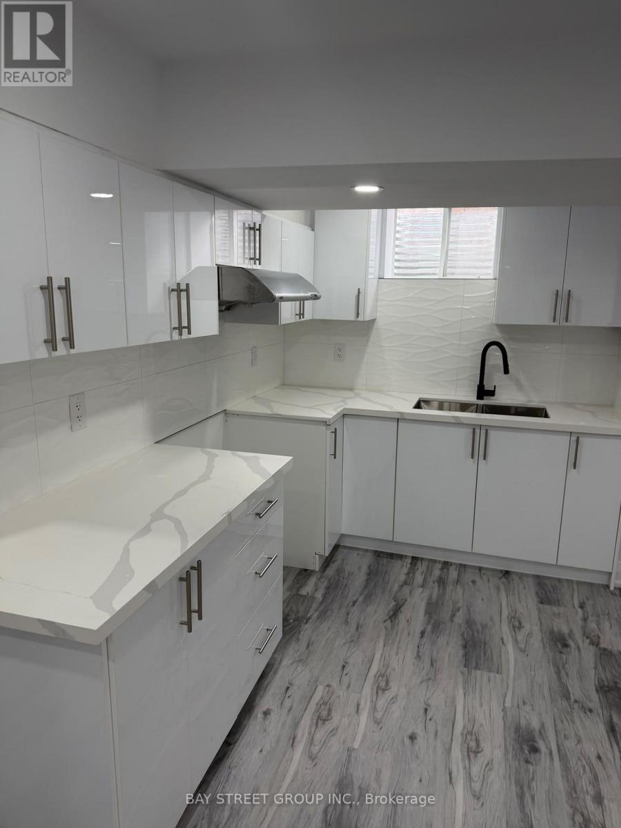 BASEMENT APPARTMENT - 2918 SCOTCH PINE LANE, Pickering — photo 11