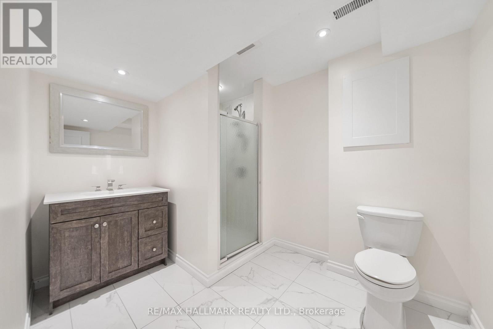 583 Fleetwood Drive, Oshawa, ON photo 44