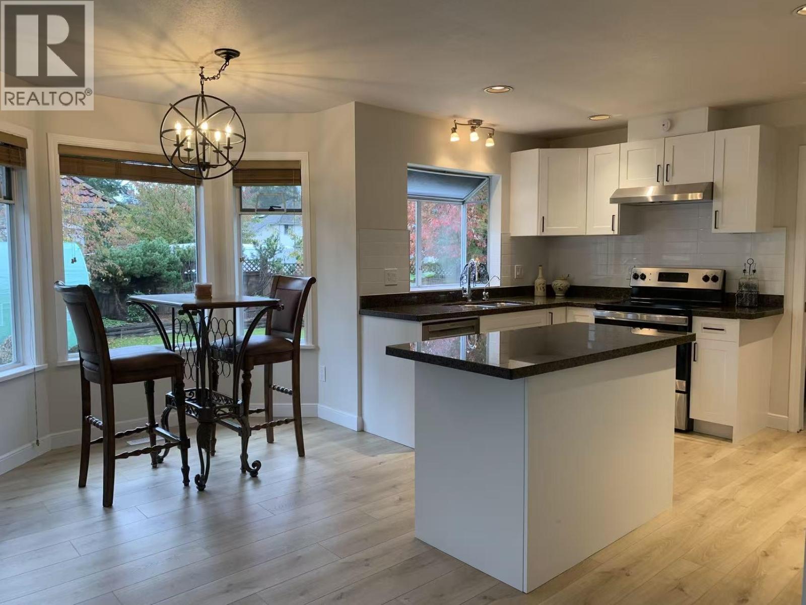 1830 Walnut Crescent, Coquitlam — photo 2