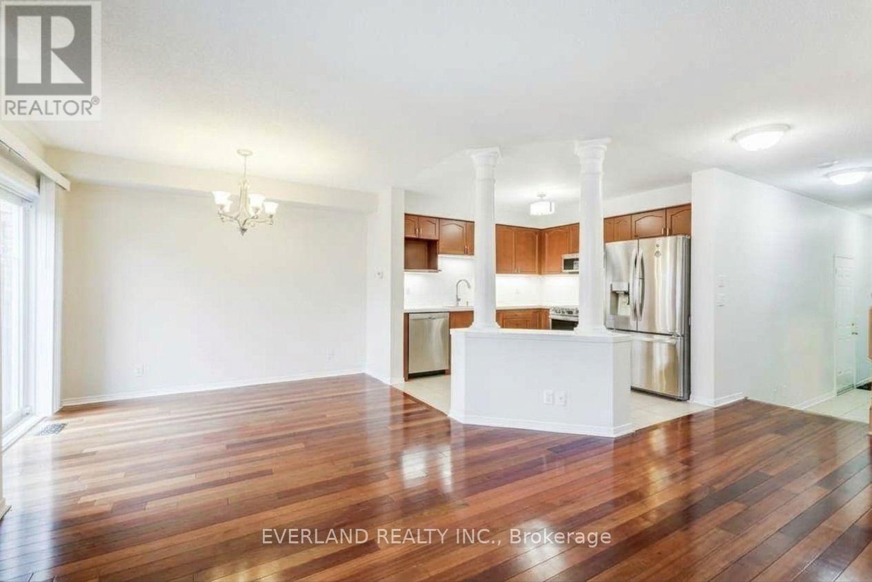 31 MARSHVIEW AVENUE, Aurora