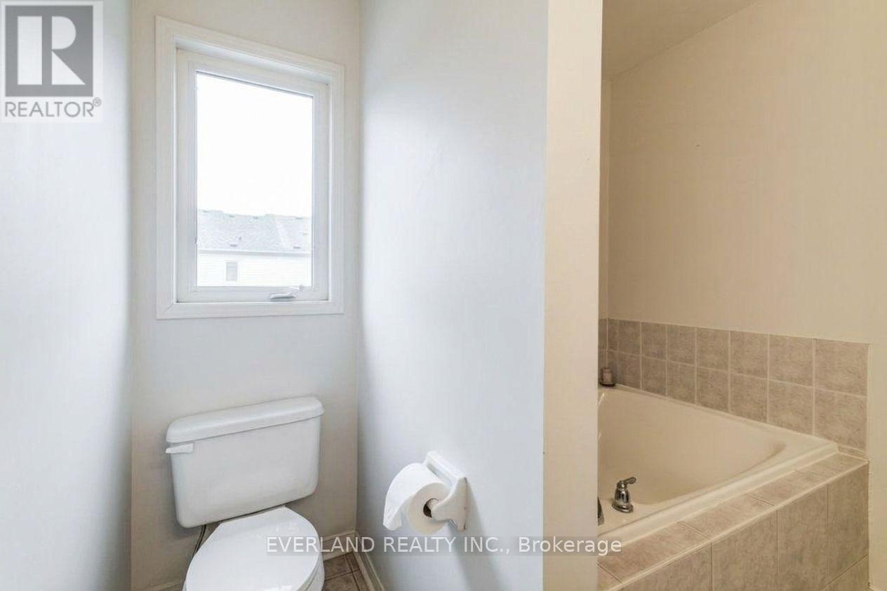 31 MARSHVIEW AVENUE, Aurora — photo 11