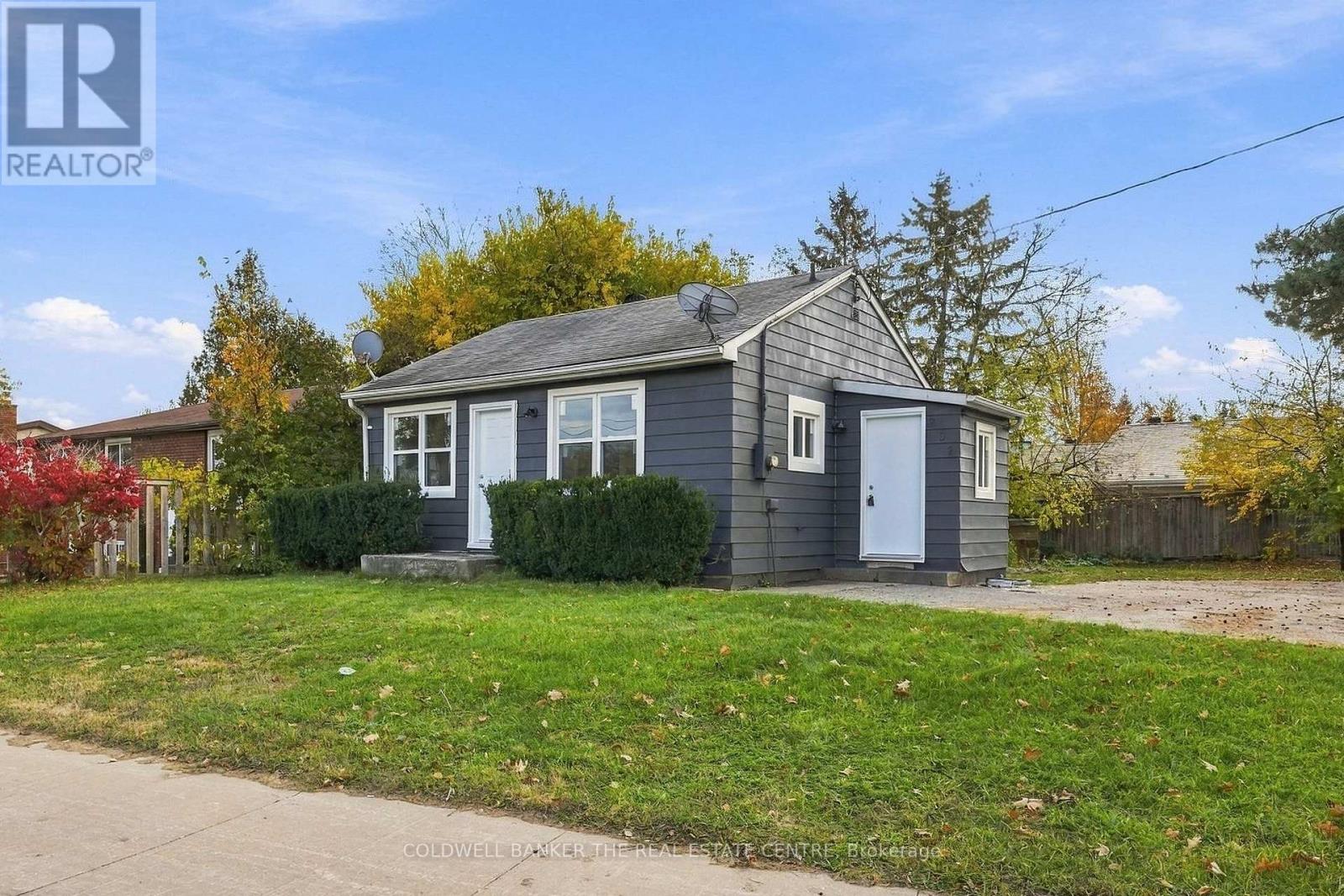202 Ferndale Drive North, Barrie, ON