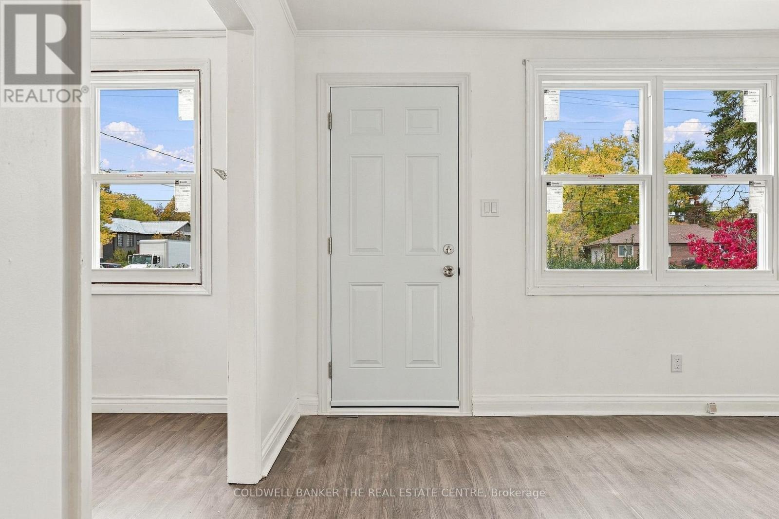202 Ferndale Drive North, Barrie, ON photo 6