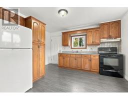202 Ferndale Drive N, Barrie, ON L4N9W1 Photo 13