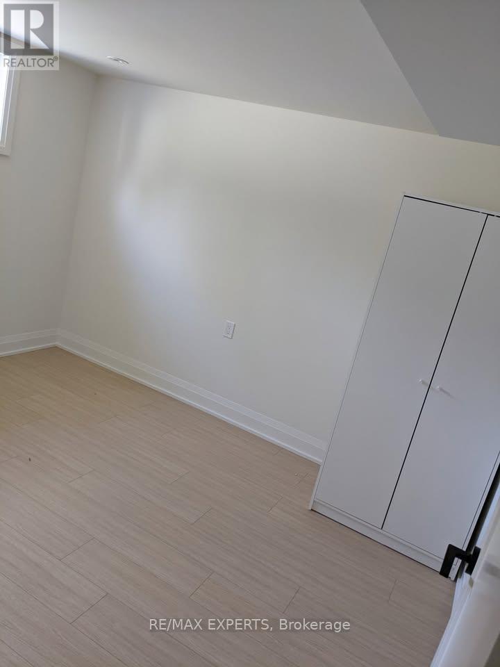 BSMT - 41 GORT AVENUE, Toronto (Alderwood) — photo 3