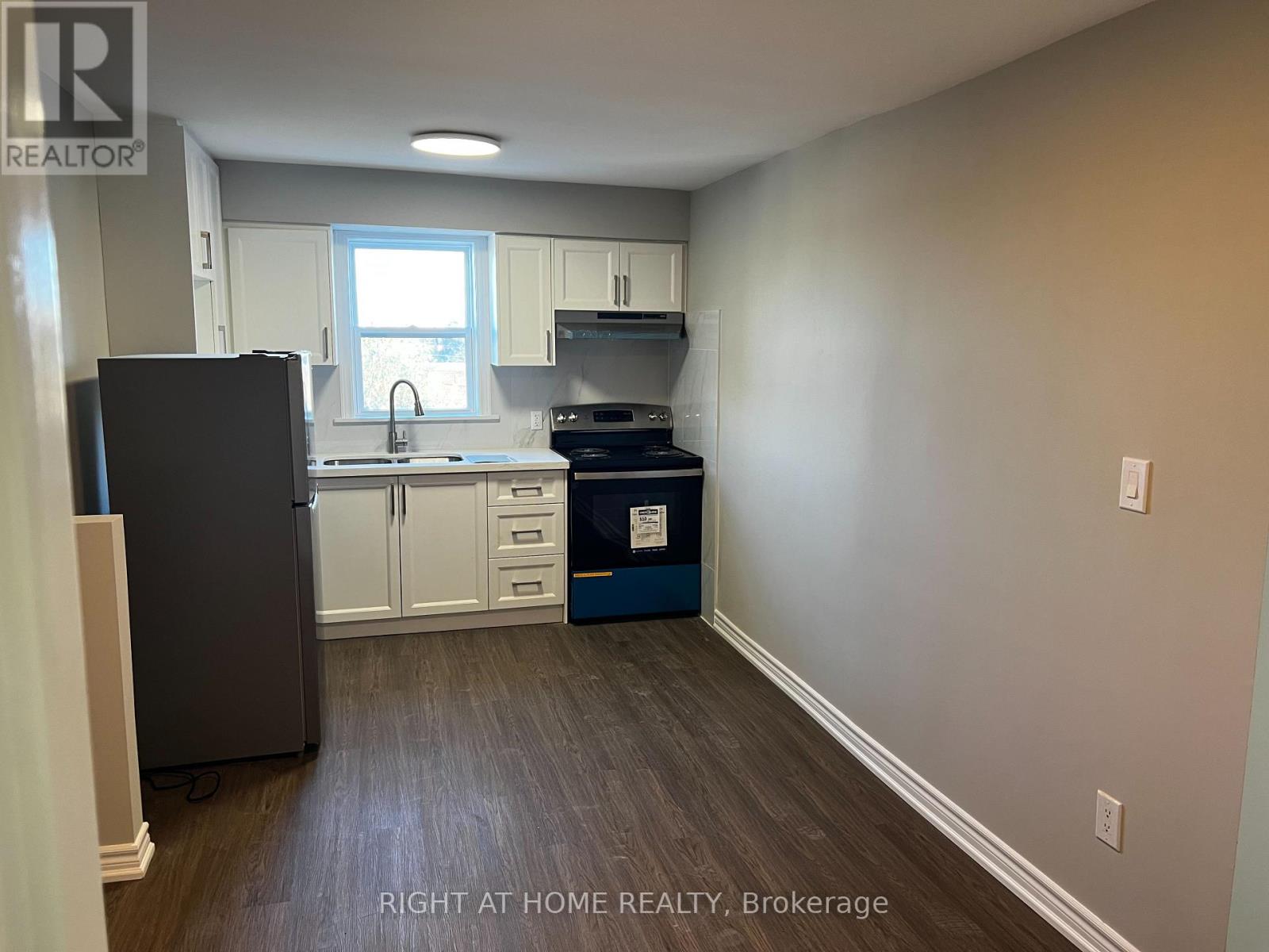 UNIT 6 - 4 GROSVENOR AVENUE S, Hamilton (Delta) — photo 2
