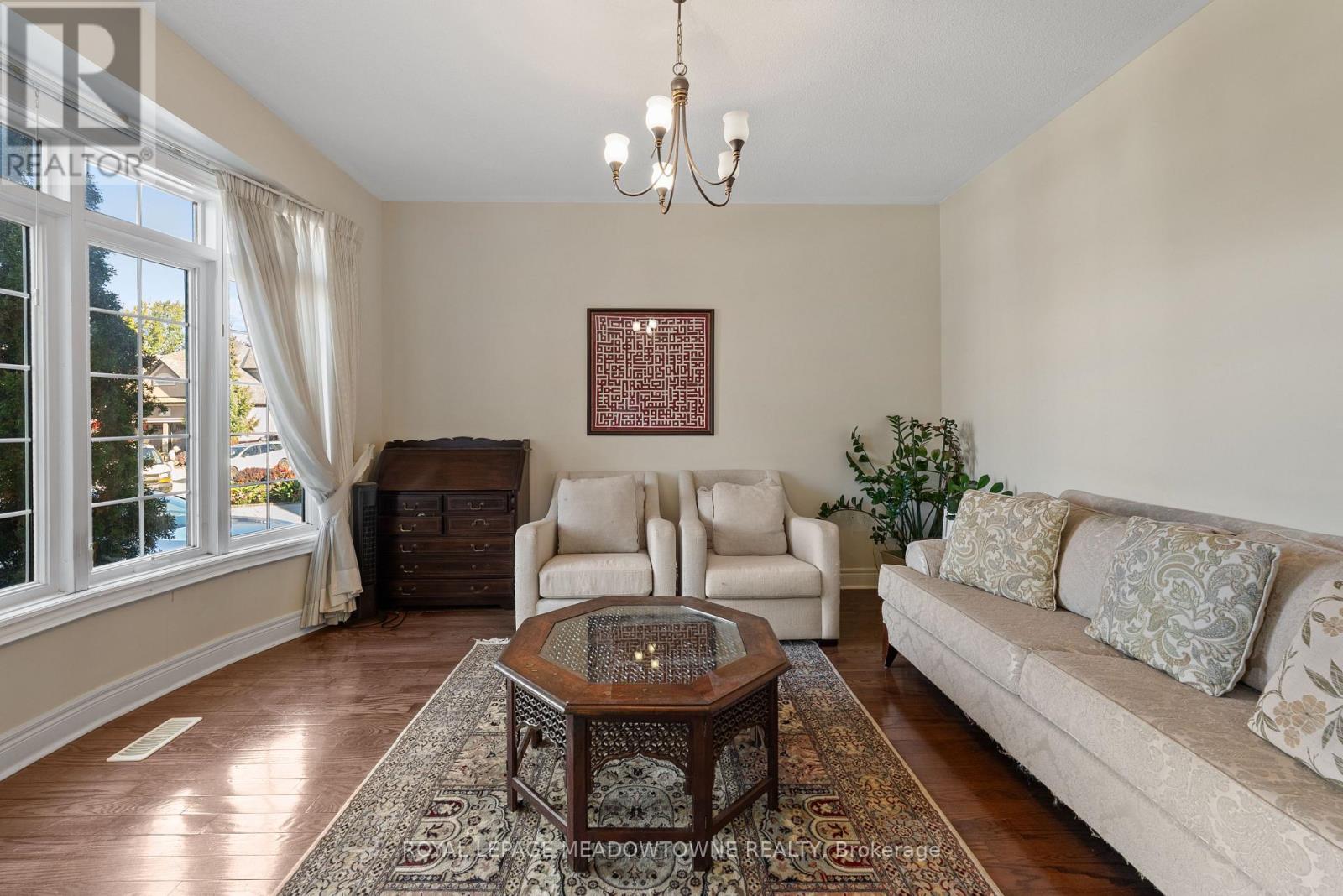 18 Tristan Court, Brampton, ON photo 5
