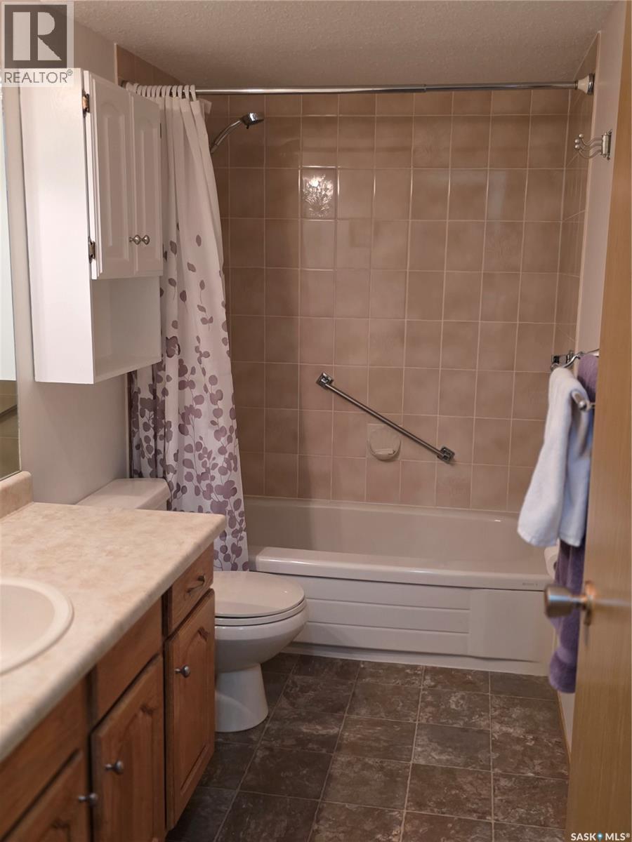 107 2013 Arlington AVENUE, Saskatoon — photo 14
