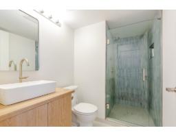 201 20750 Duncan Way, Langley, BC V3A9J6 Photo 24