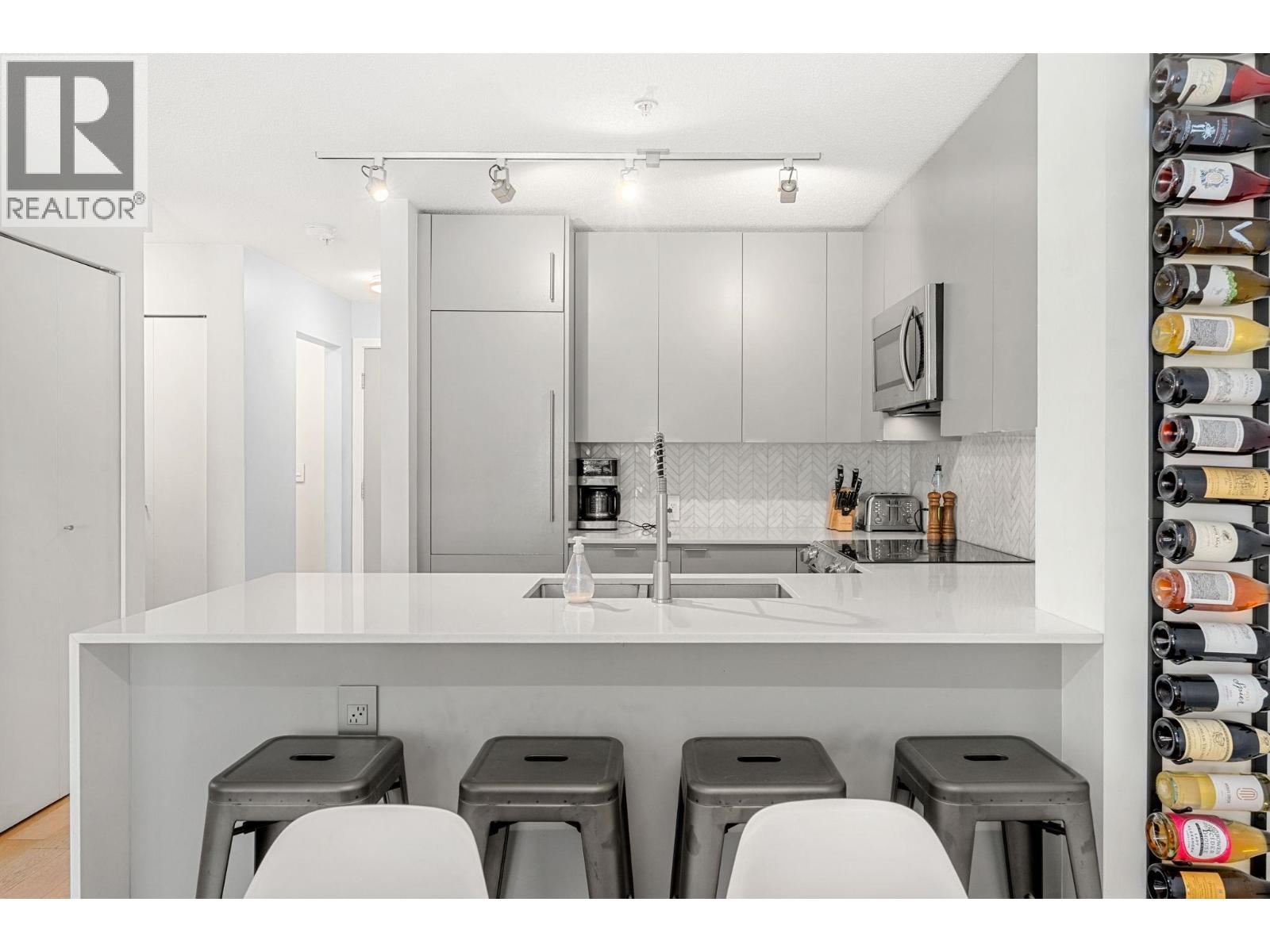 404 124 W 3rd Street, North Vancouver — photo 21